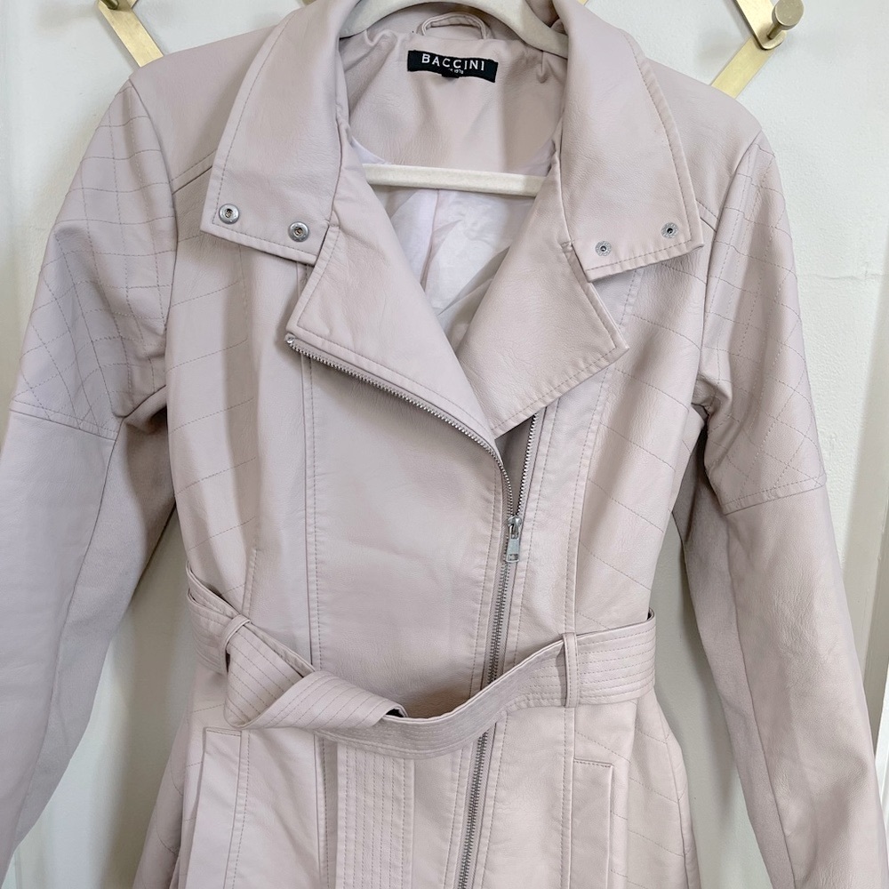 Women’s medium | tanish pink trench coat
